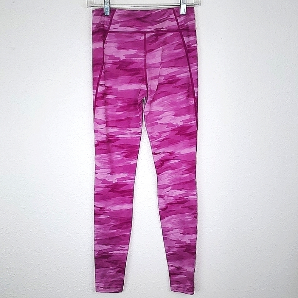 UNDER ARMOUR Women's HeatGear Pink Sonic Stripes Print Leggings, size XS/Small